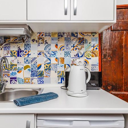 Typical Apartment Alfama-Center Lisbon Bagian luar foto