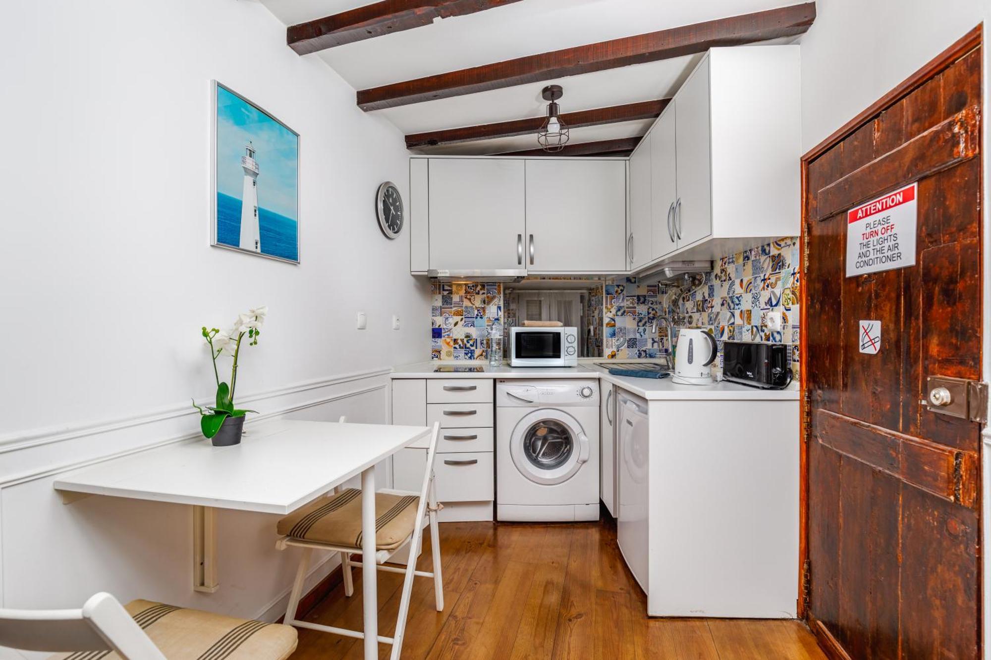 Typical Apartment Alfama-Center Lisbon Bagian luar foto