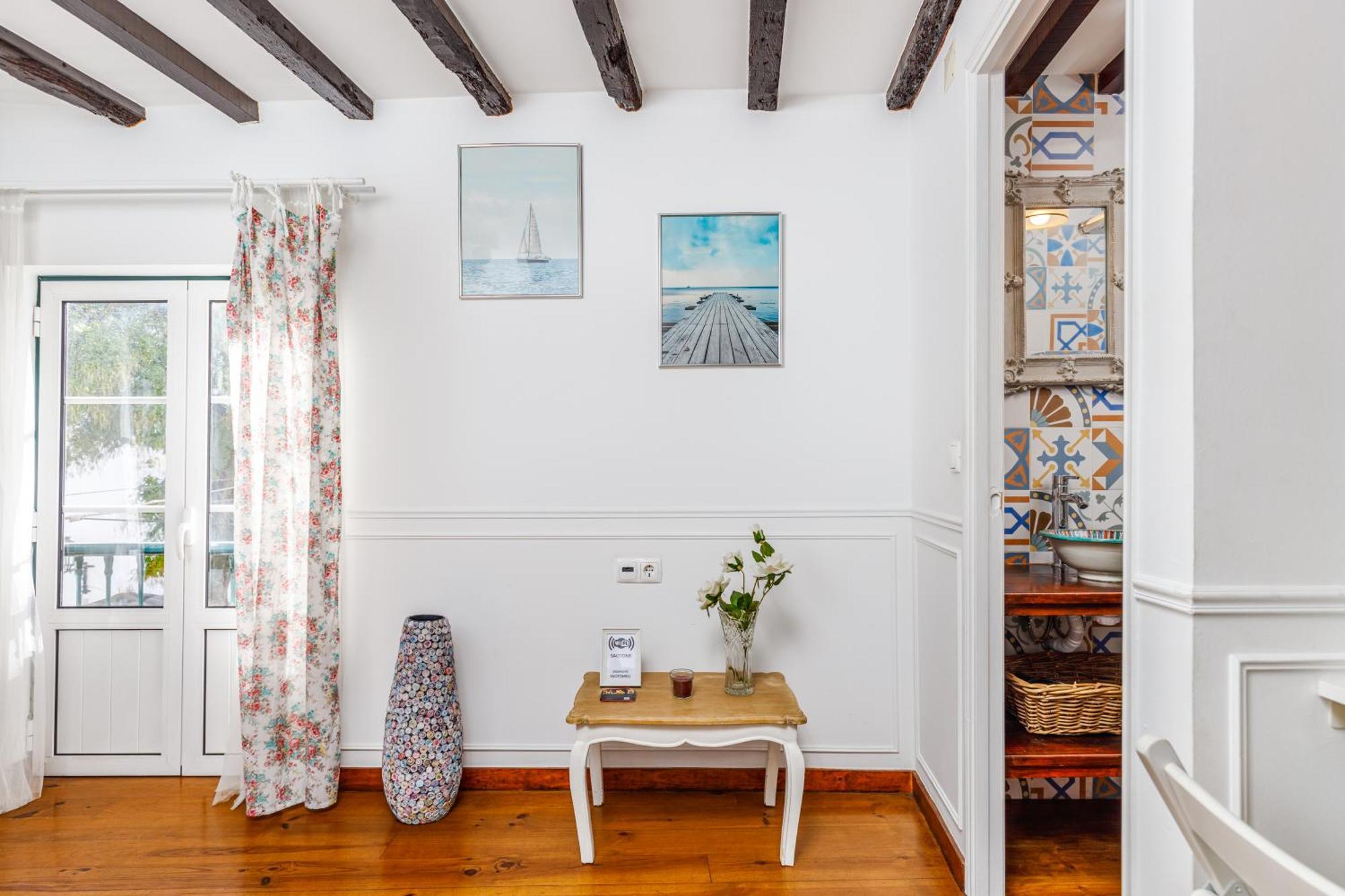 Typical Apartment Alfama-Center Lisbon Bagian luar foto