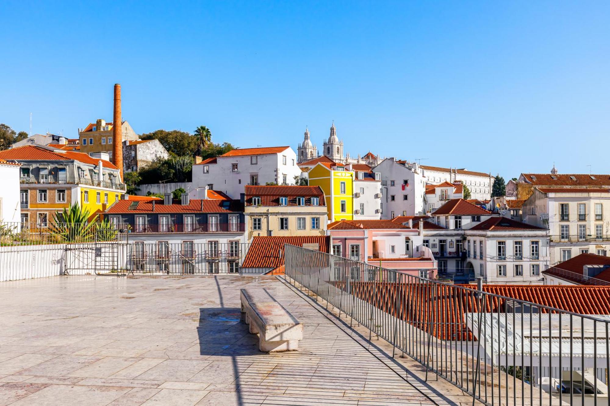 Typical Apartment Alfama-Center Lisbon Bagian luar foto