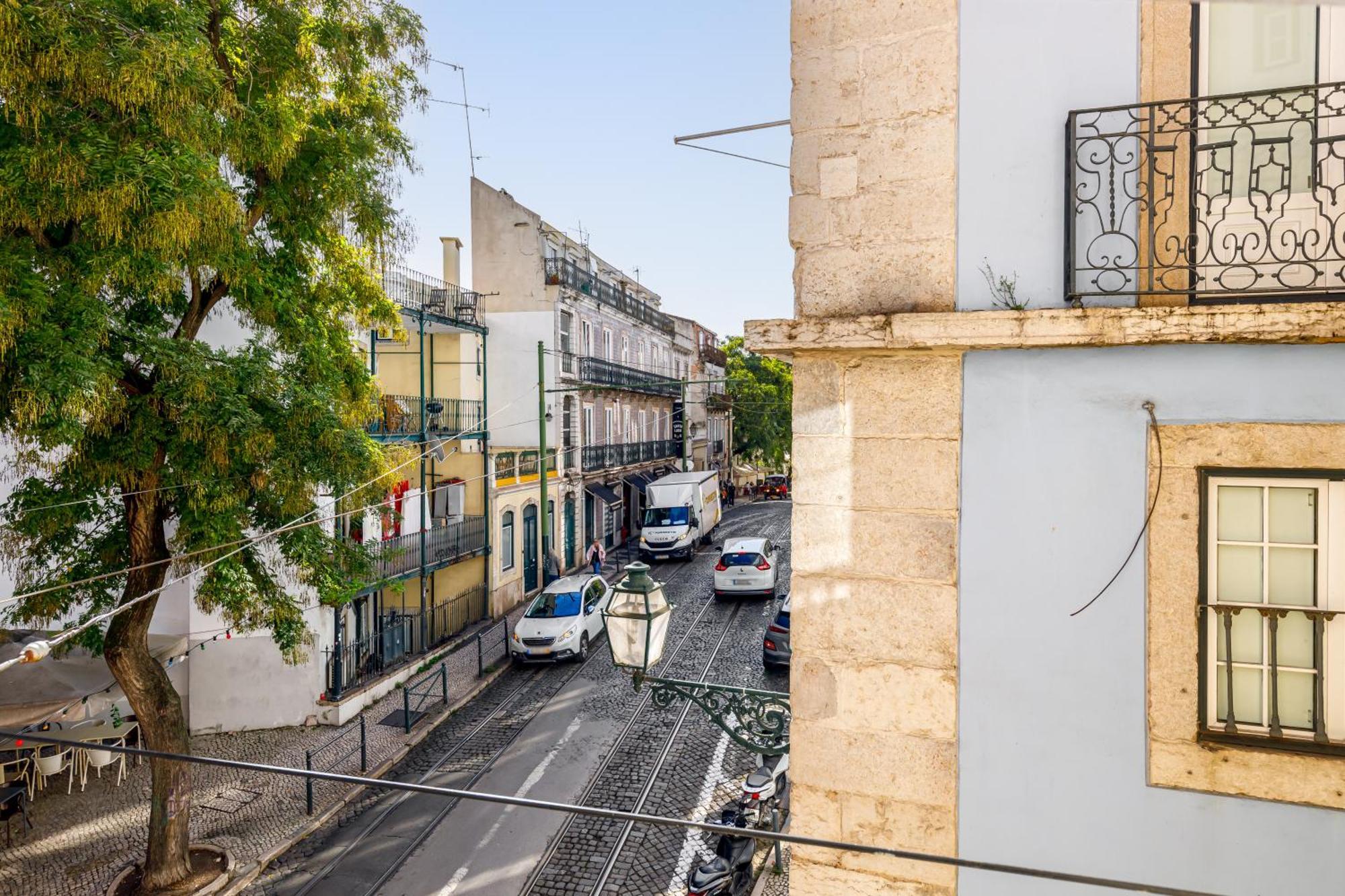 Typical Apartment Alfama-Center Lisbon Bagian luar foto